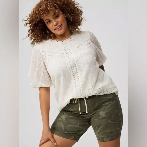 torrid Tops - Torrid Lace Puff Short Sleeve Blouse Cloud Dancer Size 4/4X 26
